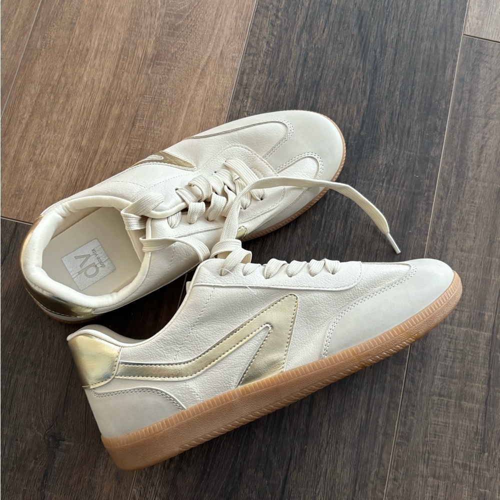 New dolce vita quantum sneakers